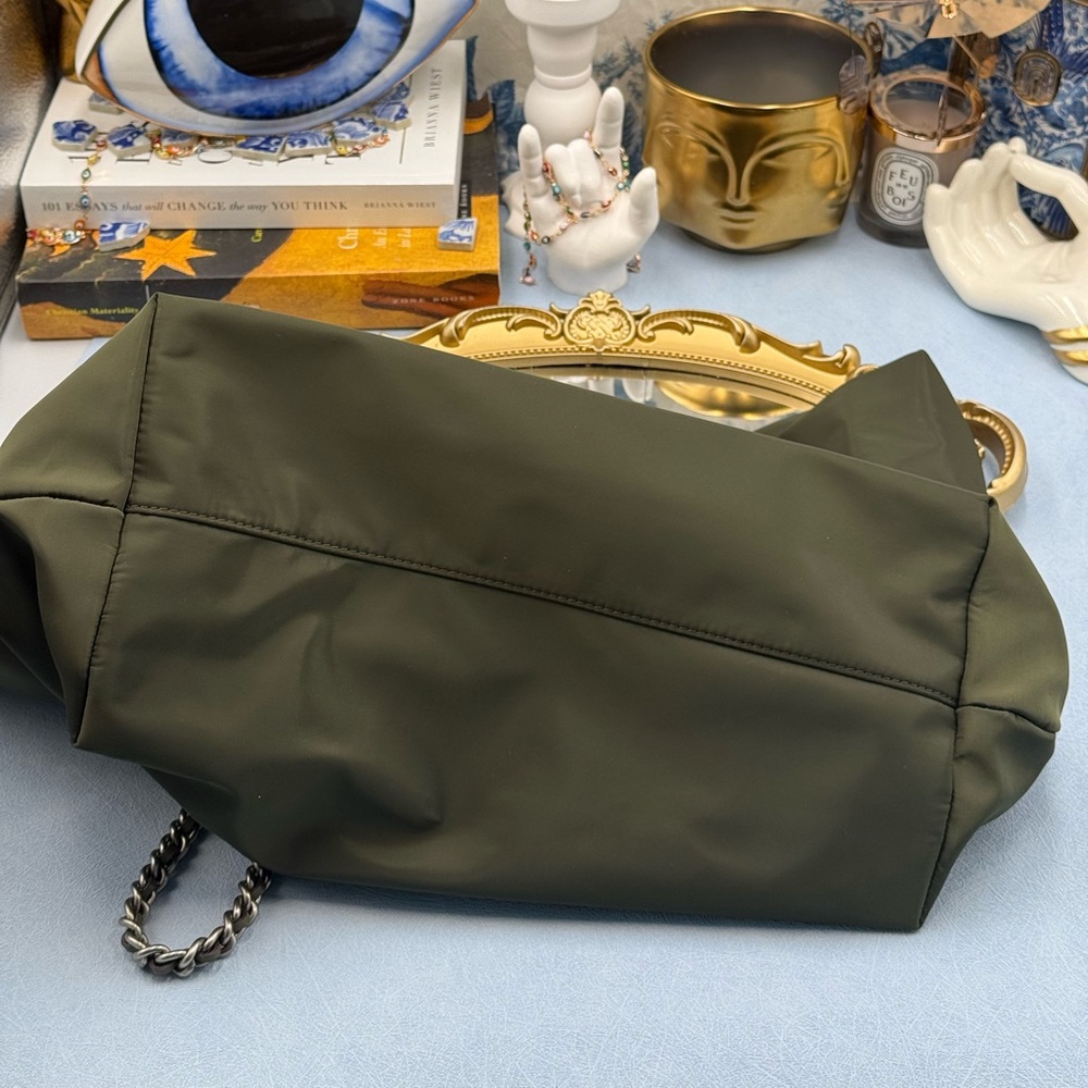 🆕 TORY BURCH 🧿 NWOT Ella Chain Tote, Olive Green - AUTHENTICATED - Picture 12 of 14